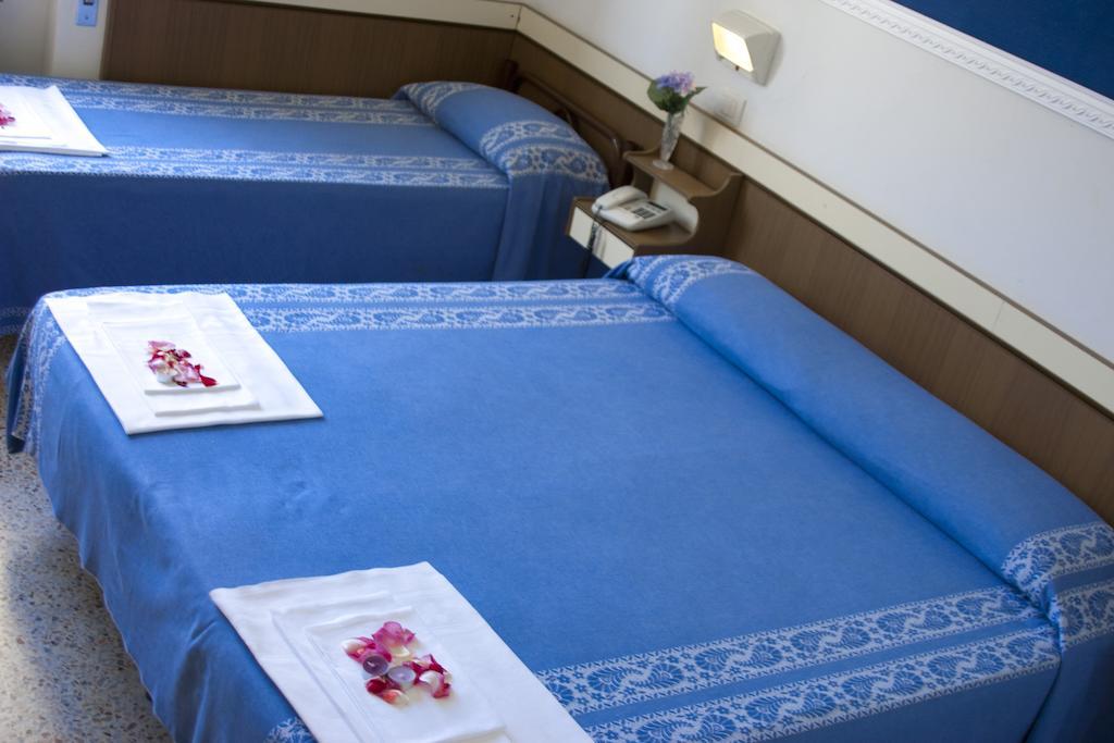 Hotel Niagara Marotta Habitación foto
